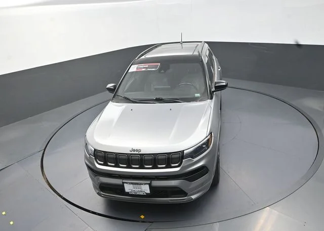 Used 2022 Silver Jeep Limited image 12