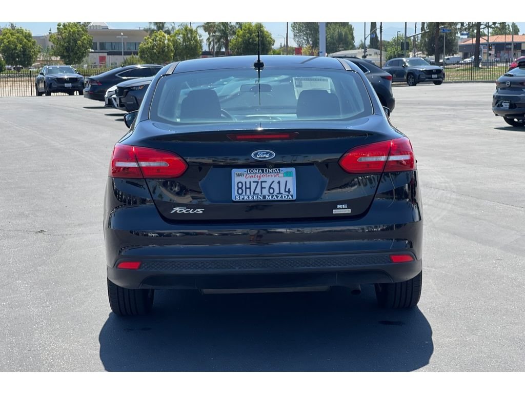 Used 2018 Shadow Black Ford SE image 5
