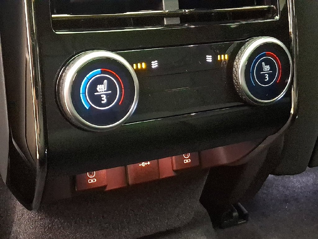 New 2026 Varesine Blue Land Rover SE image 7