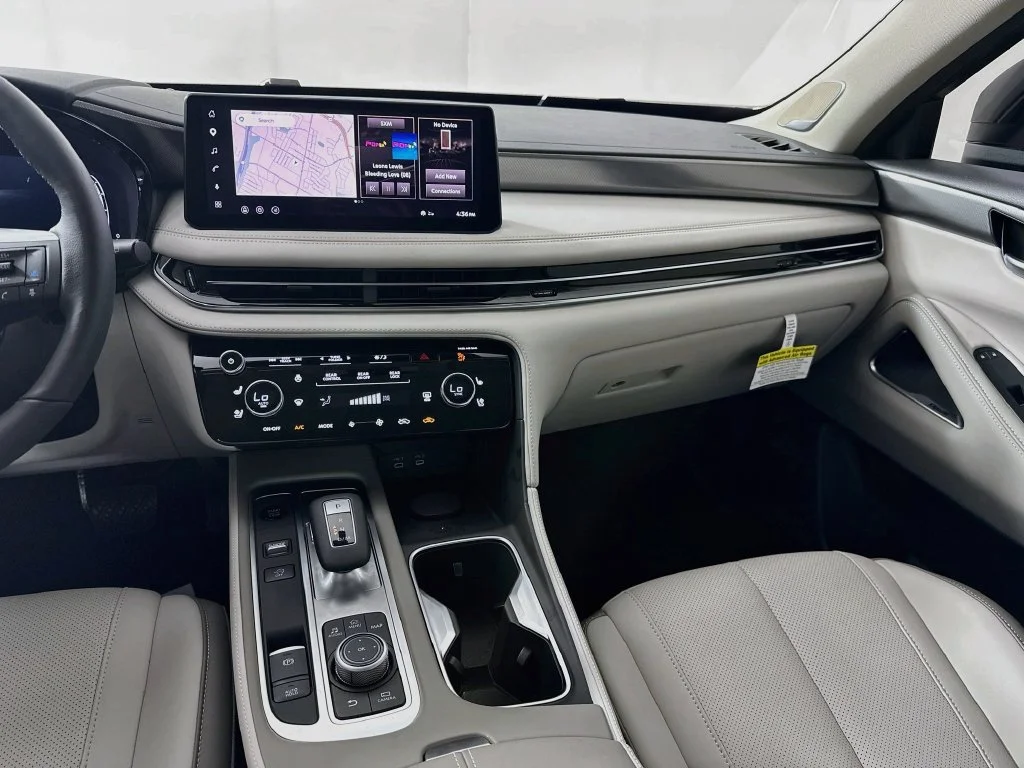 Certified Used 2027 White INFINITI LUXE image 32