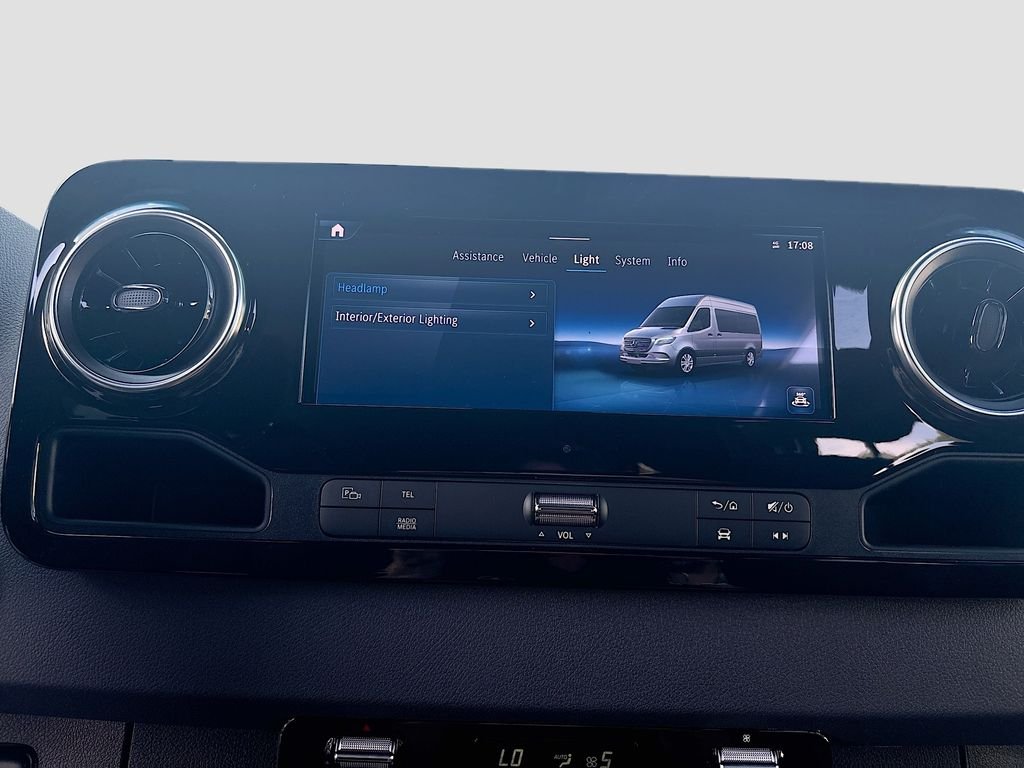 New 2026  Mercedes-Benz Passenger 170 WB image 41