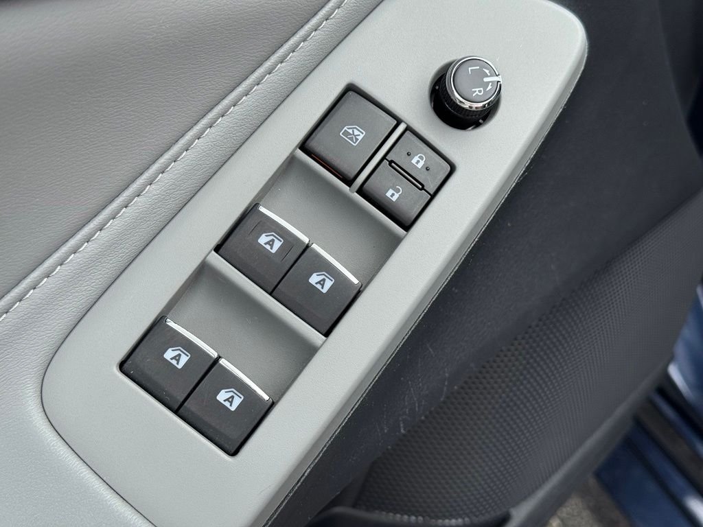 Used 2019 Beige Toyota XLE image 12