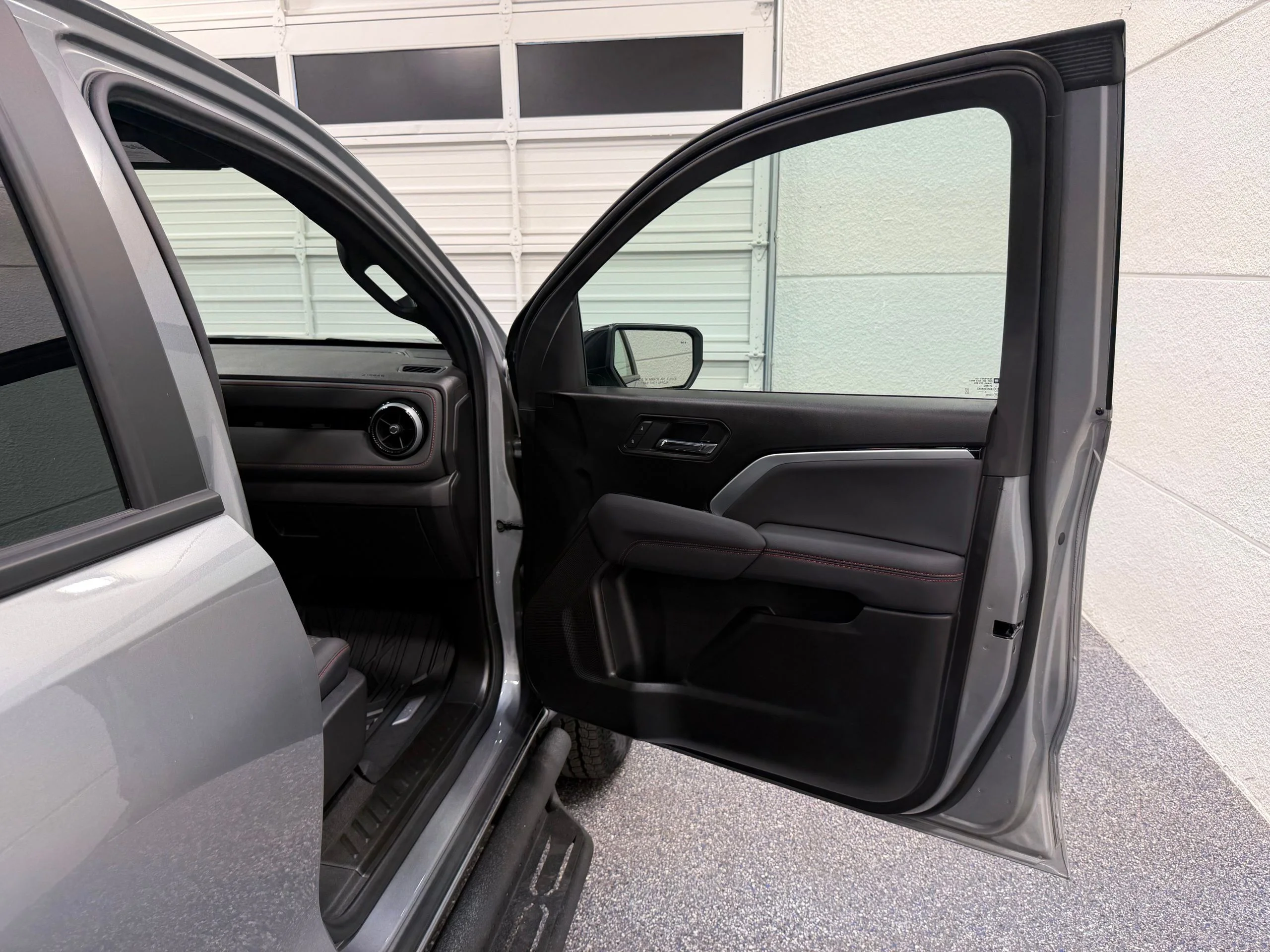 Used 2026 Gray Chevrolet Z71 image 30