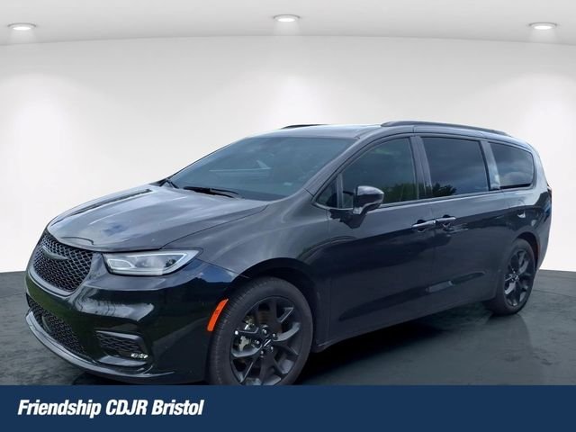 2025 Chrysler Pacifica Limited's photo