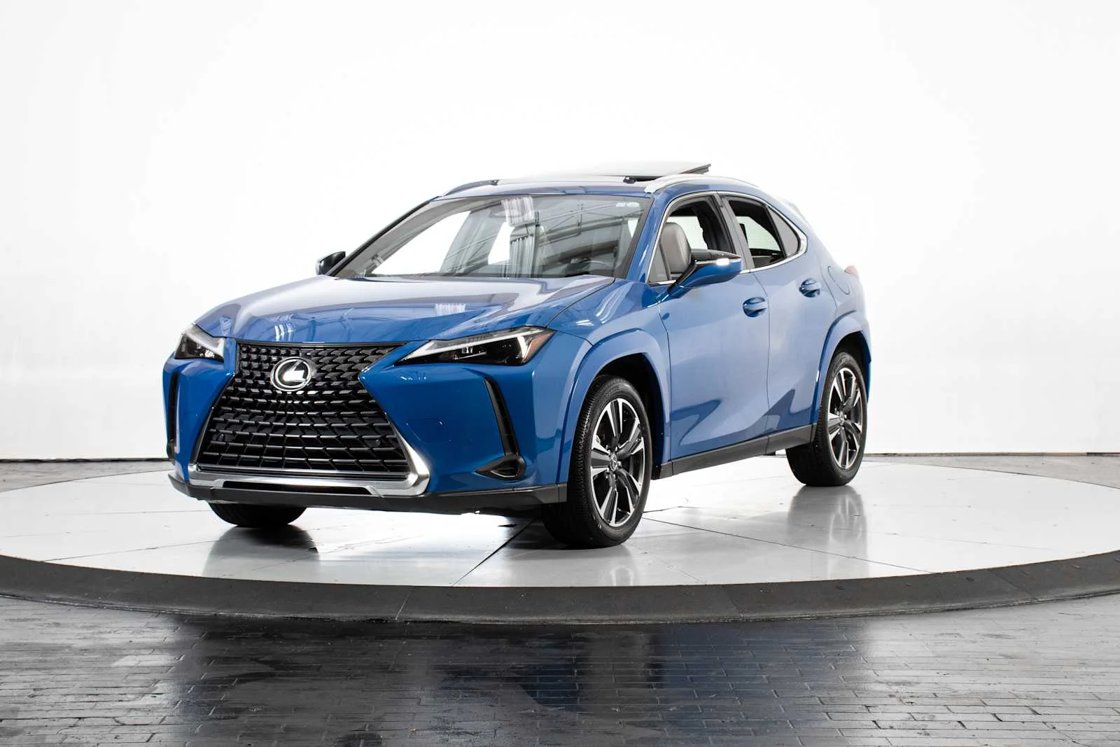 2025 Lexus UX 300h 300h Premium's photo