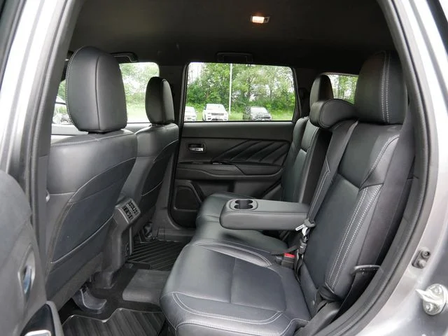 Used 2022 Mercury Gray Metallic Mitsubishi SEL image 11
