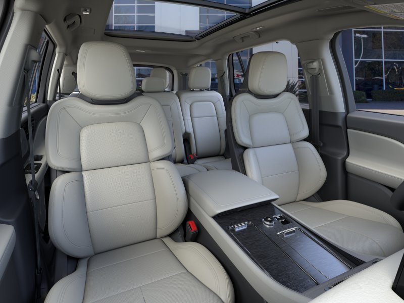 New 2026 Pristine White Metallic Tri-Coat Lincoln Reserve® image 10