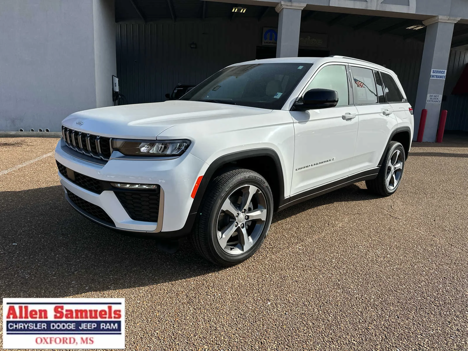 Used 2026 Bright White Clearcoat Jeep Limited image 7