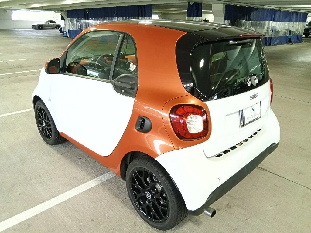 Used 2016 White smart Passion image 6