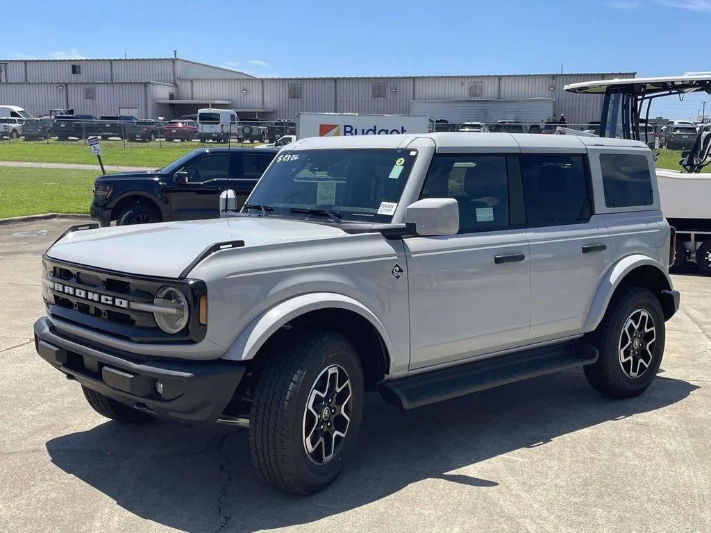 New 2026 White Ford Outer Banks image 7