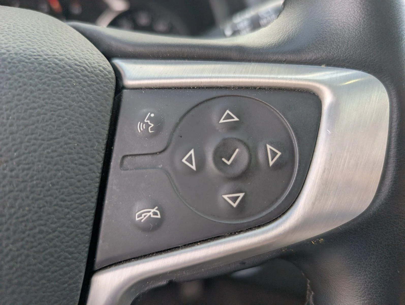 Used 2024 Sterling Metallic GMC SLT image 23