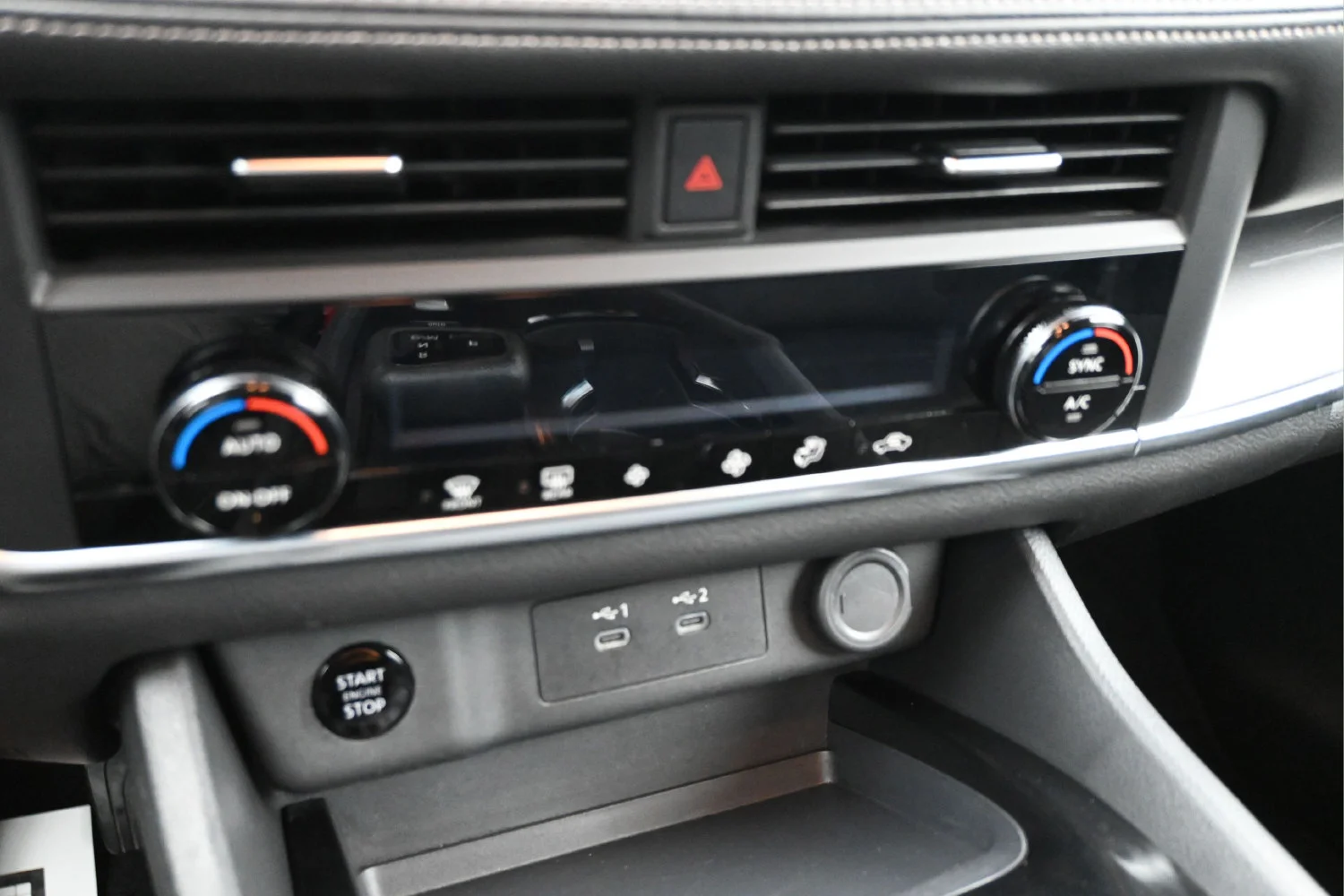 Used 2025 Silver Nissan SV image 22