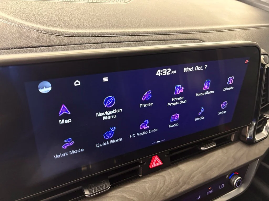 Used 2023 Black Kia X-Line image 22
