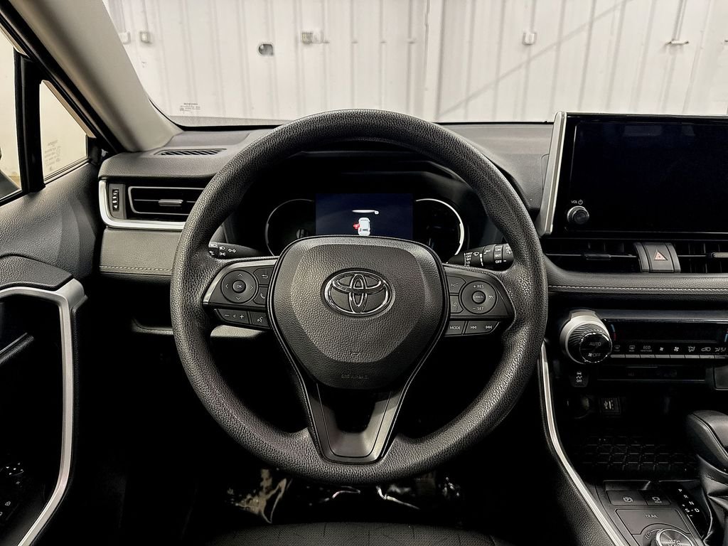 Used 2025  Toyota XLE image 11
