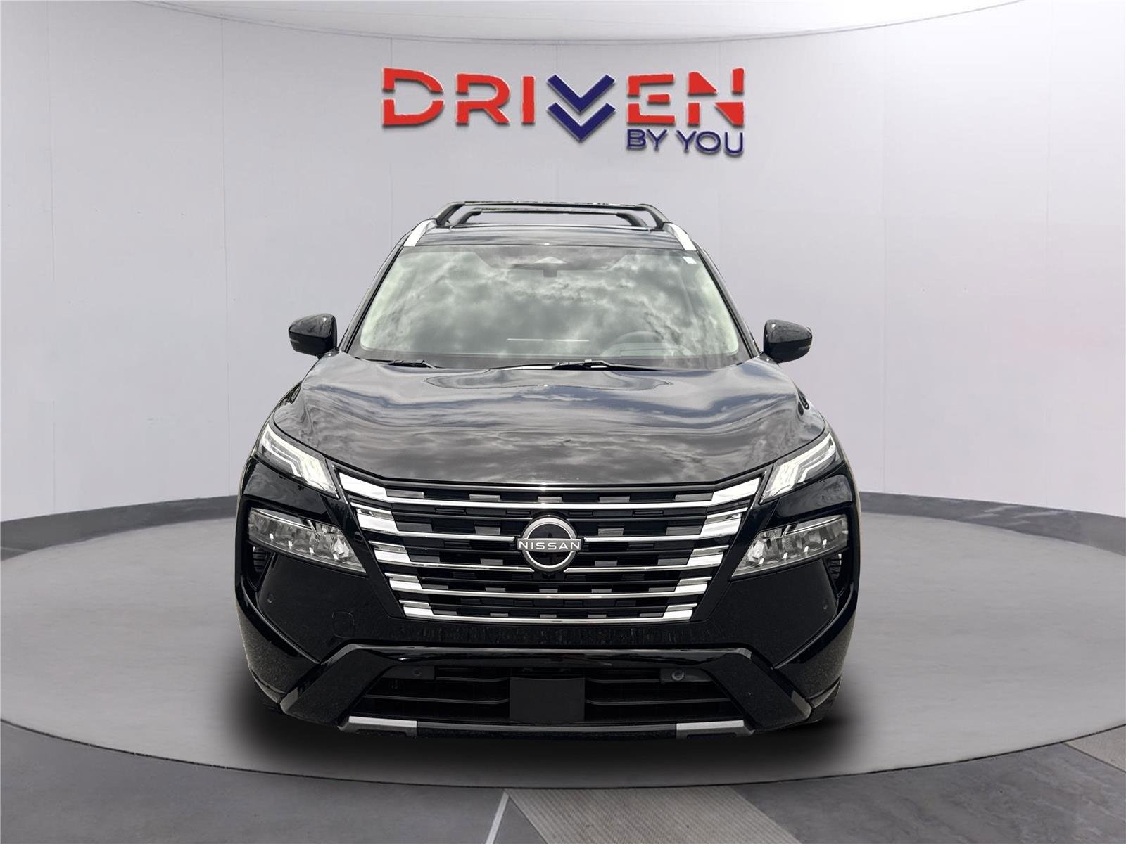 Used 2026 Super Black Nissan Platinum image 9