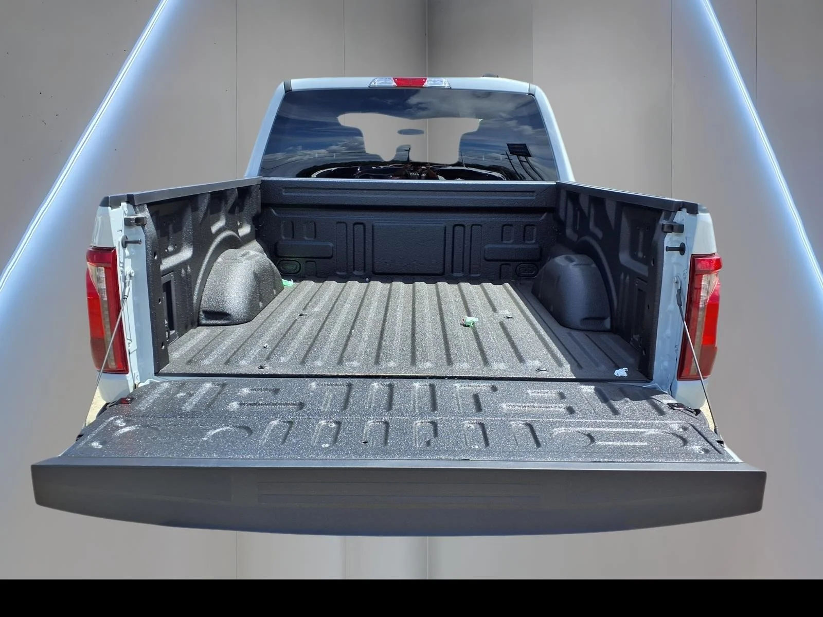 2026 Ford F-150 XLT - Photo 9