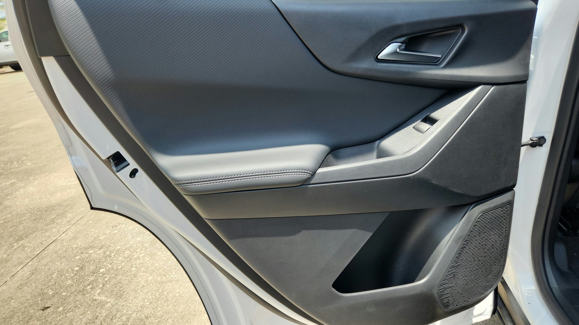 2027 Chevrolet Equinox LT - Photo 21
