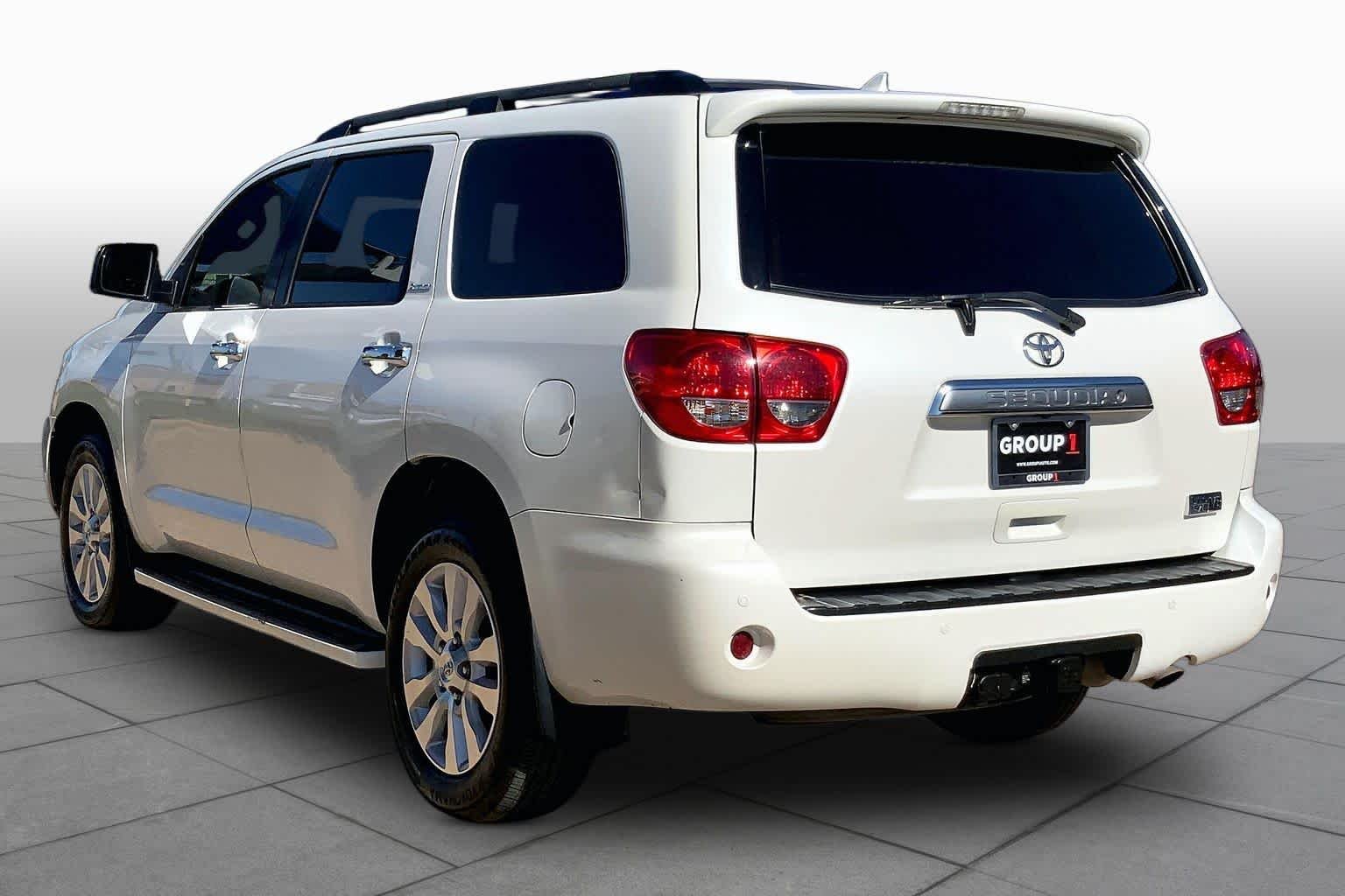 Used 2017 Blizzard Pearl Toyota Platinum image 12