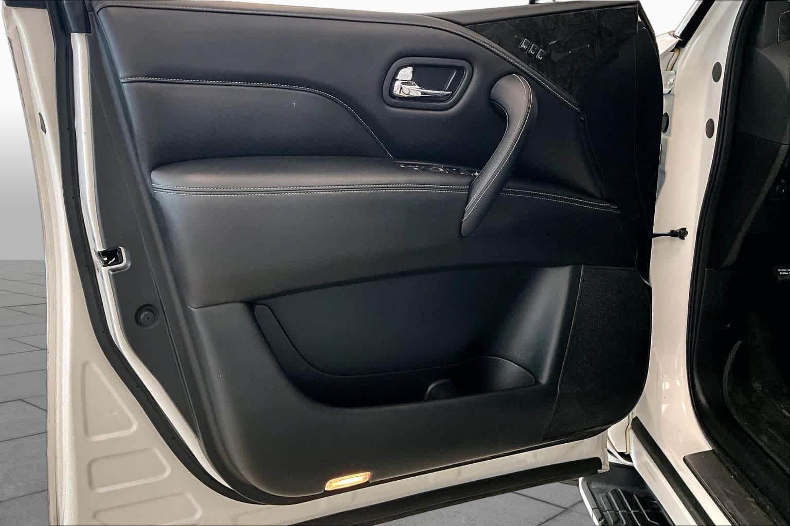 Used 2020 Moonstone White INFINITI LUXE image 20