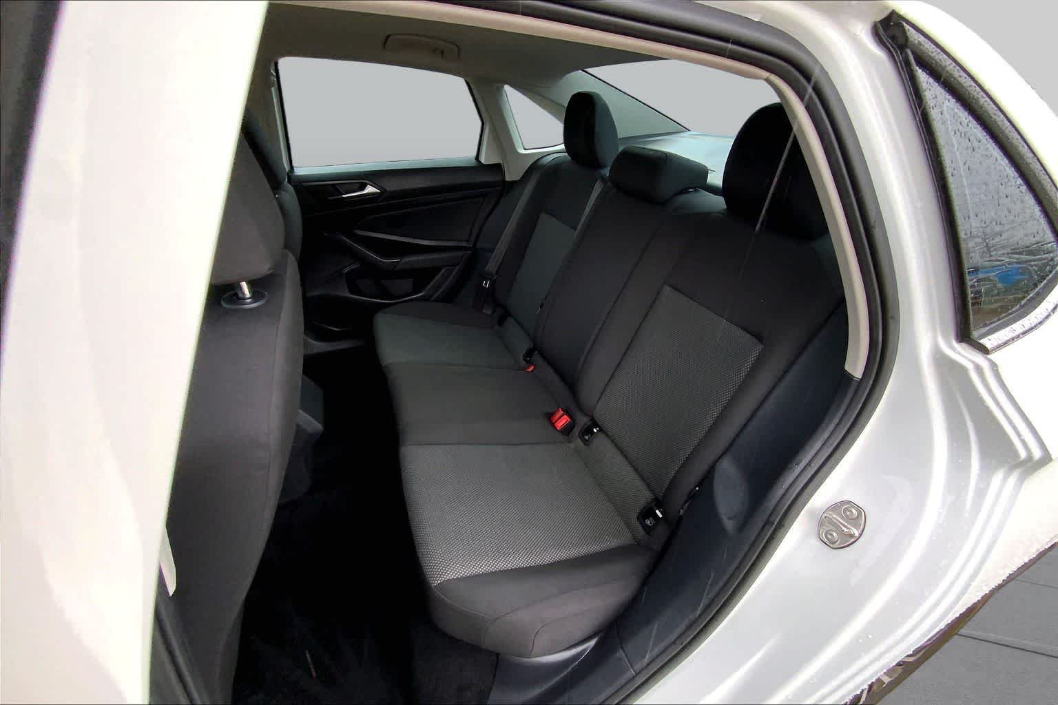 Used 2021 Pure White Volkswagen S image 17