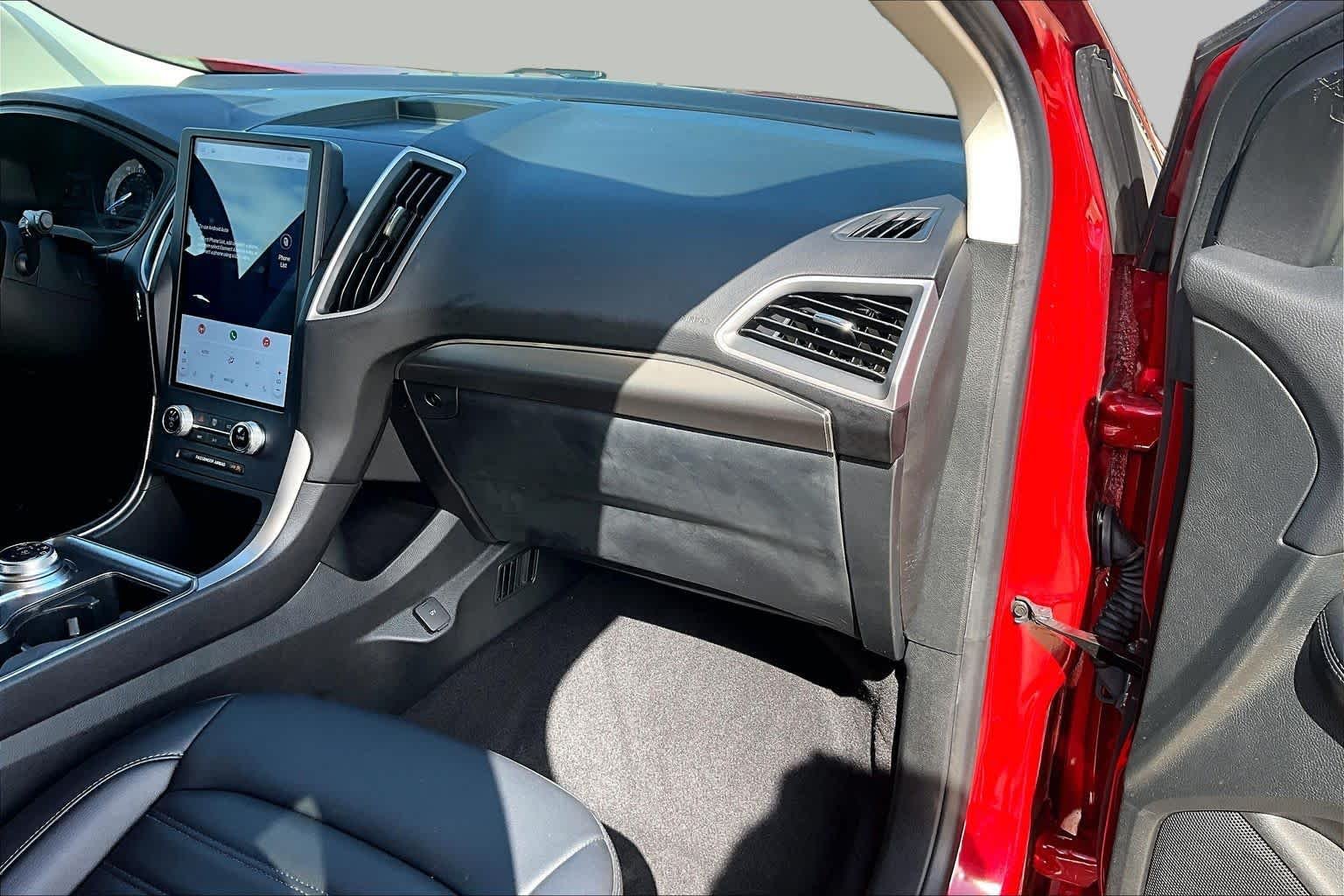 Used 2022 Rapid Red Metallic Tinted Clearcoat Ford SEL image 18