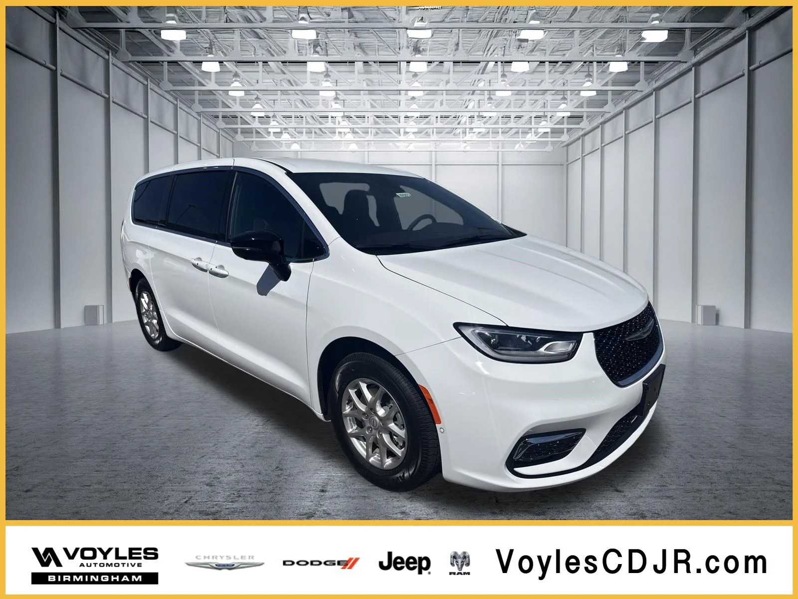 2026 Chrysler Pacifica Select's photo