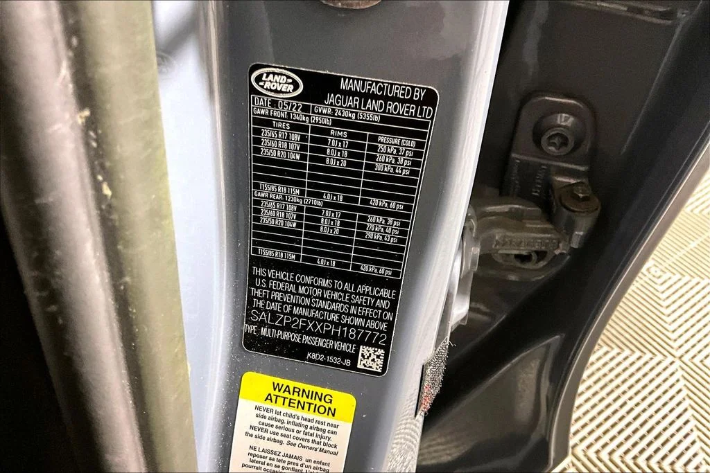Used 2023 Nolita Grey Land Rover SE image 26