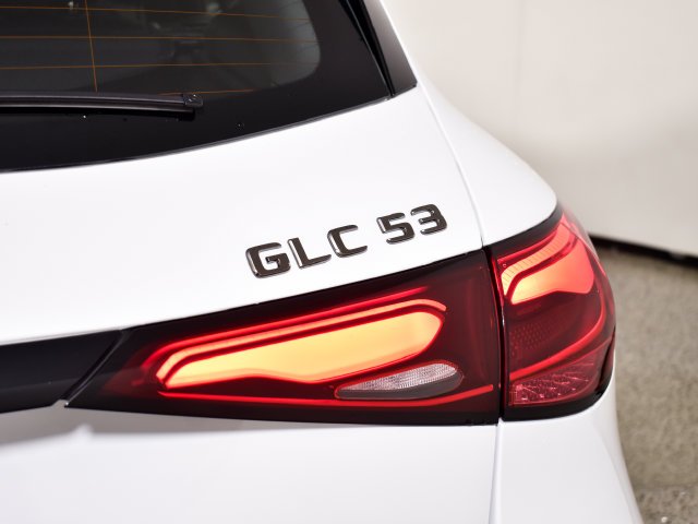 New 2027 MANUFAKTUR Moonlight White Metallic Mercedes-Benz  image 14