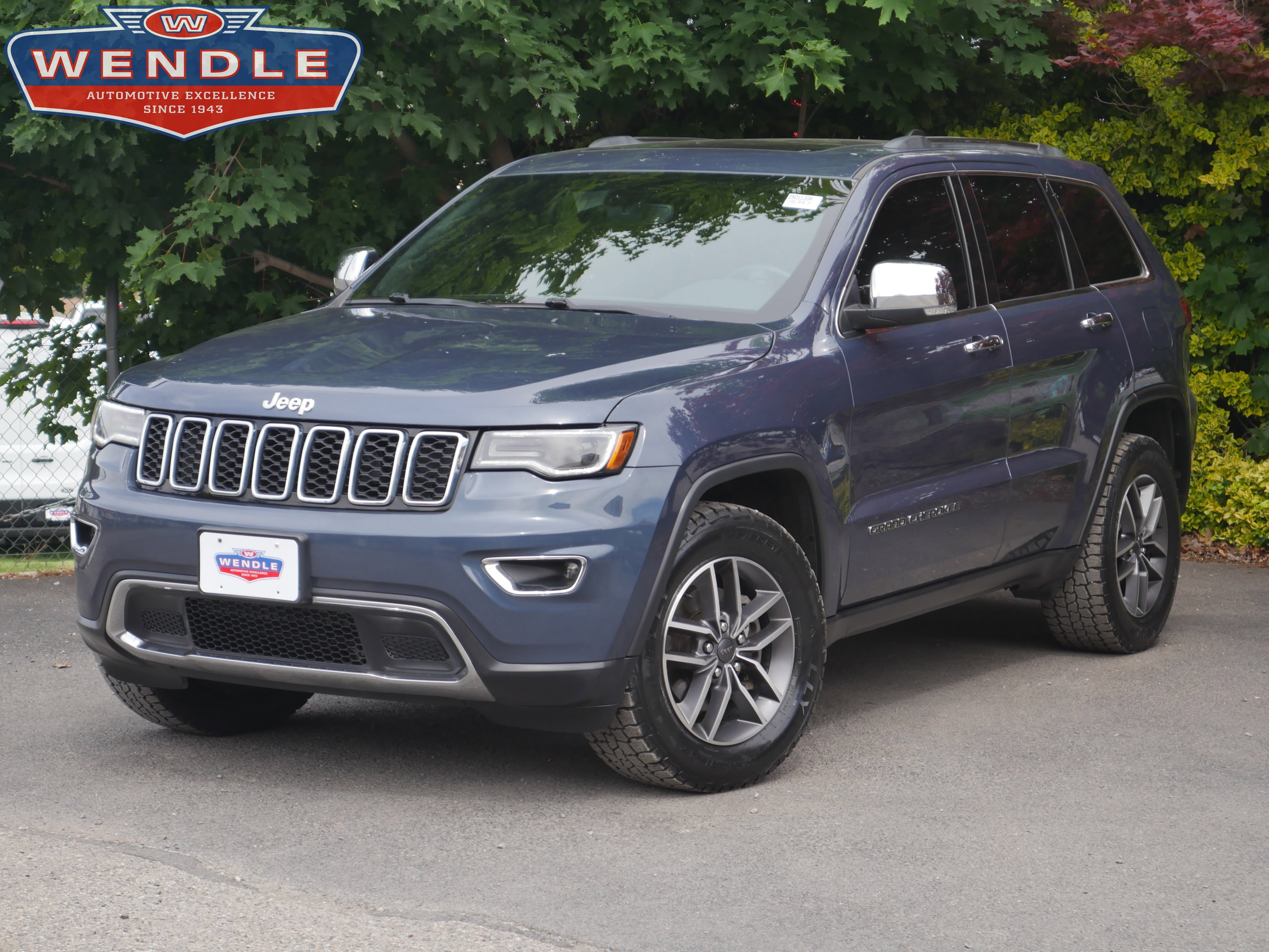 Used 2020 Slate Blue Pearlcoat Jeep Limited image 1