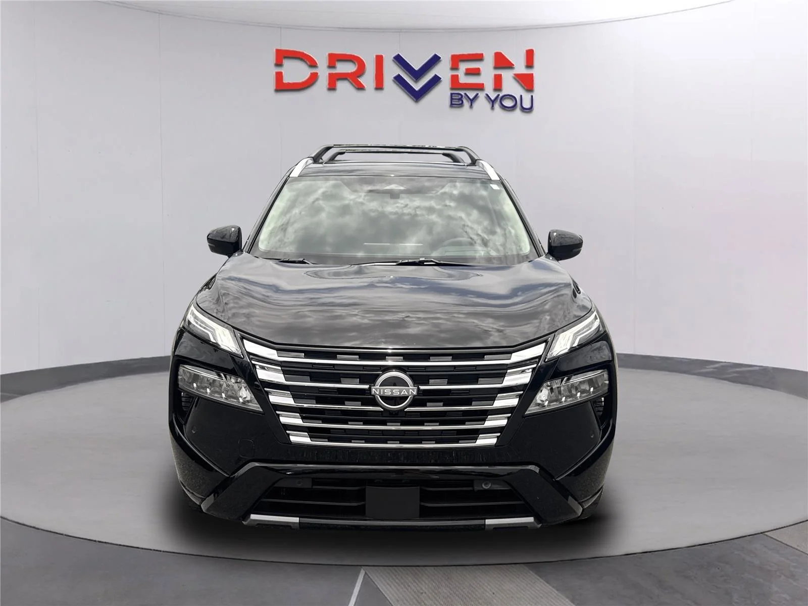 Used 2026 Super Black Nissan Platinum image 9
