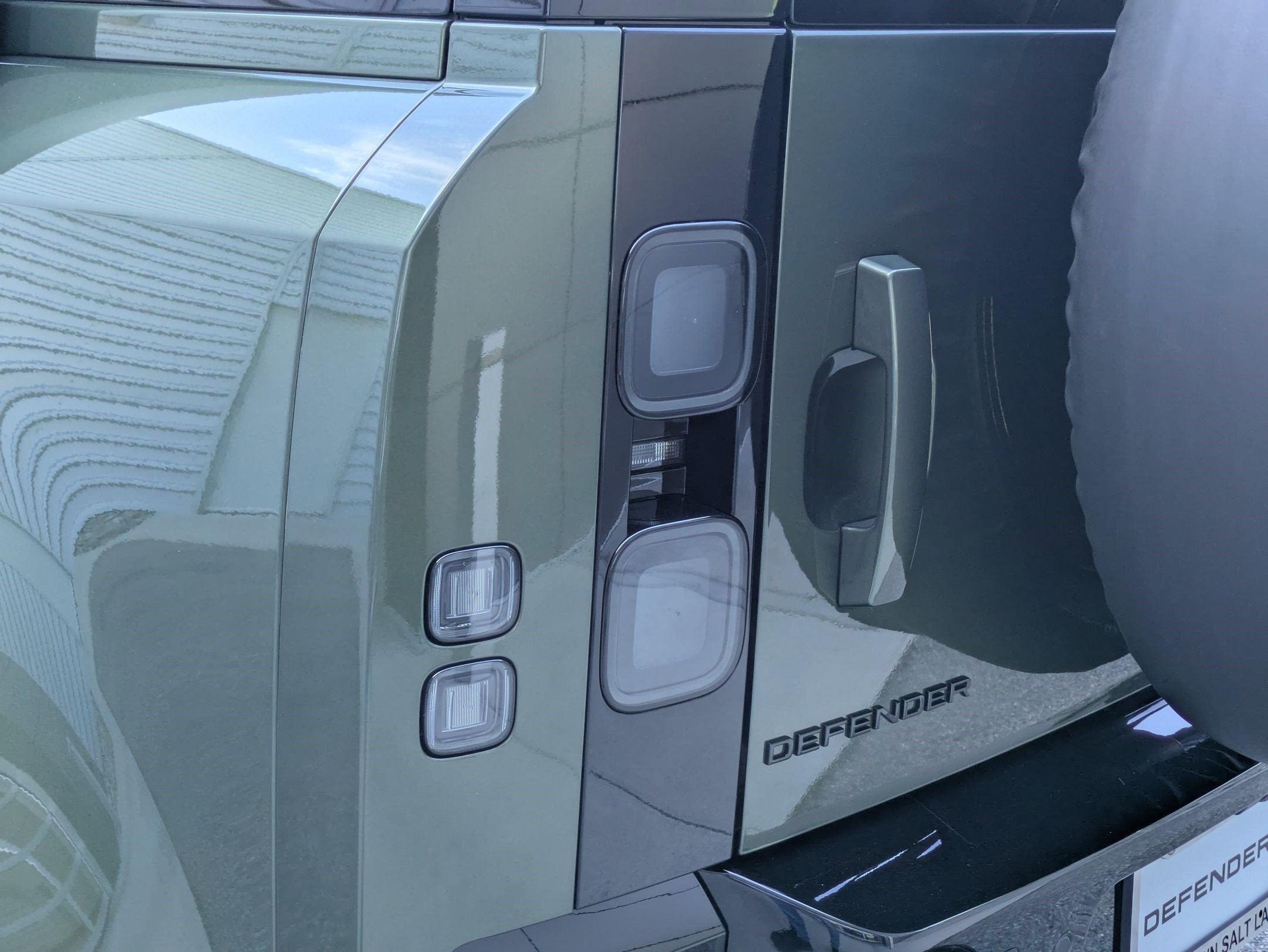 2026 Land Rover Defender X-Dynamic SE - Photo 12