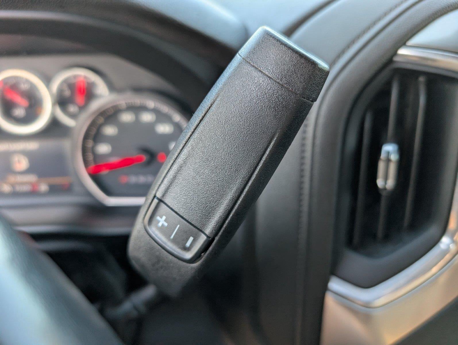 Used 2022 Shadow Gray Metallic Chevrolet LT image 24