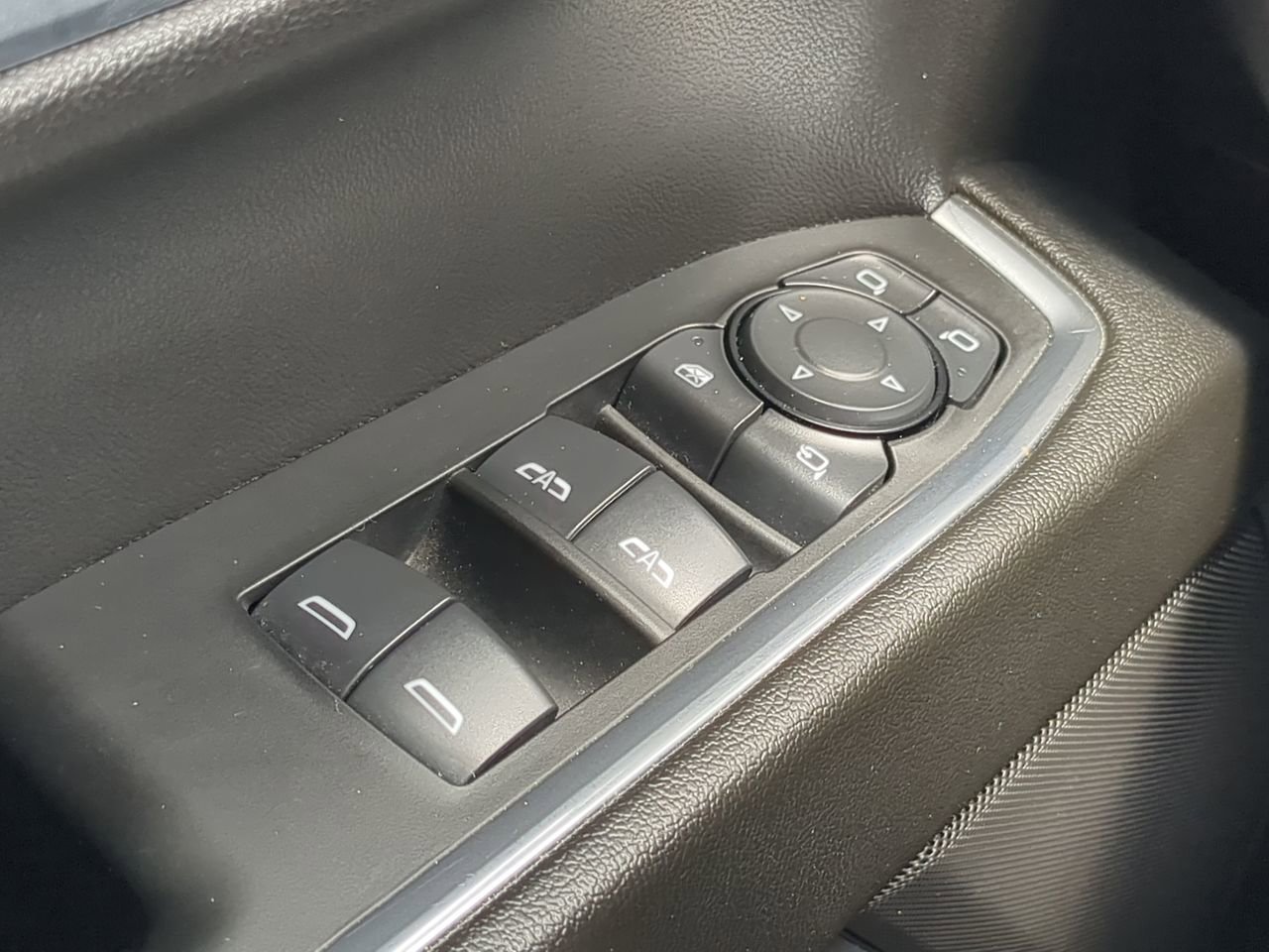 Used 2025 Sterling Metallic GMC SLT image 23