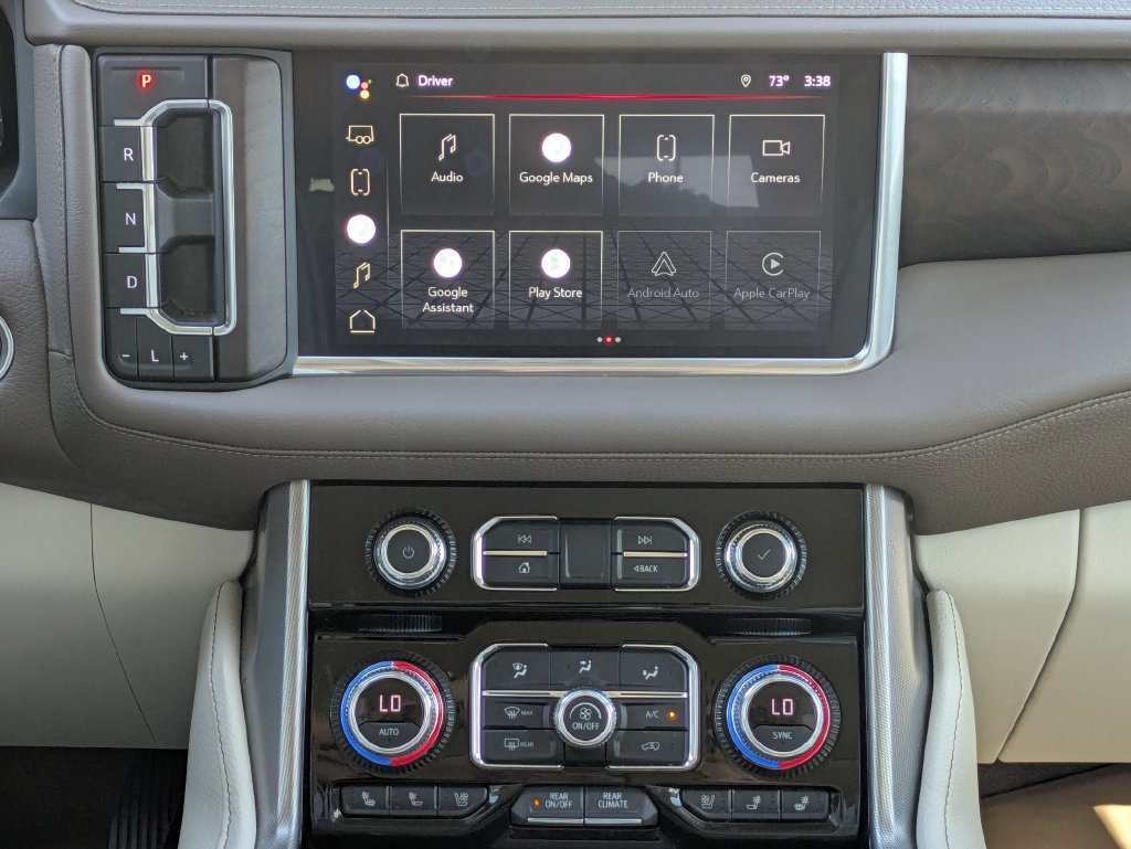 Used 2022 White GMC Denali image 25
