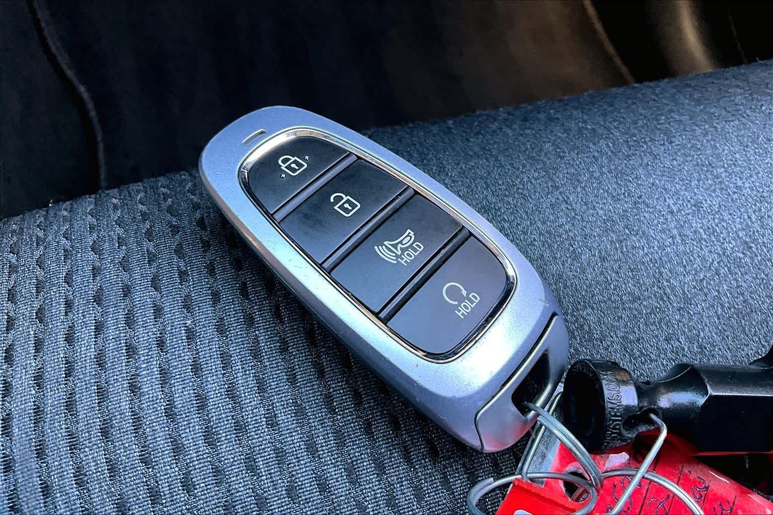 Used 2021 Hampton Gray Hyundai SEL image 15