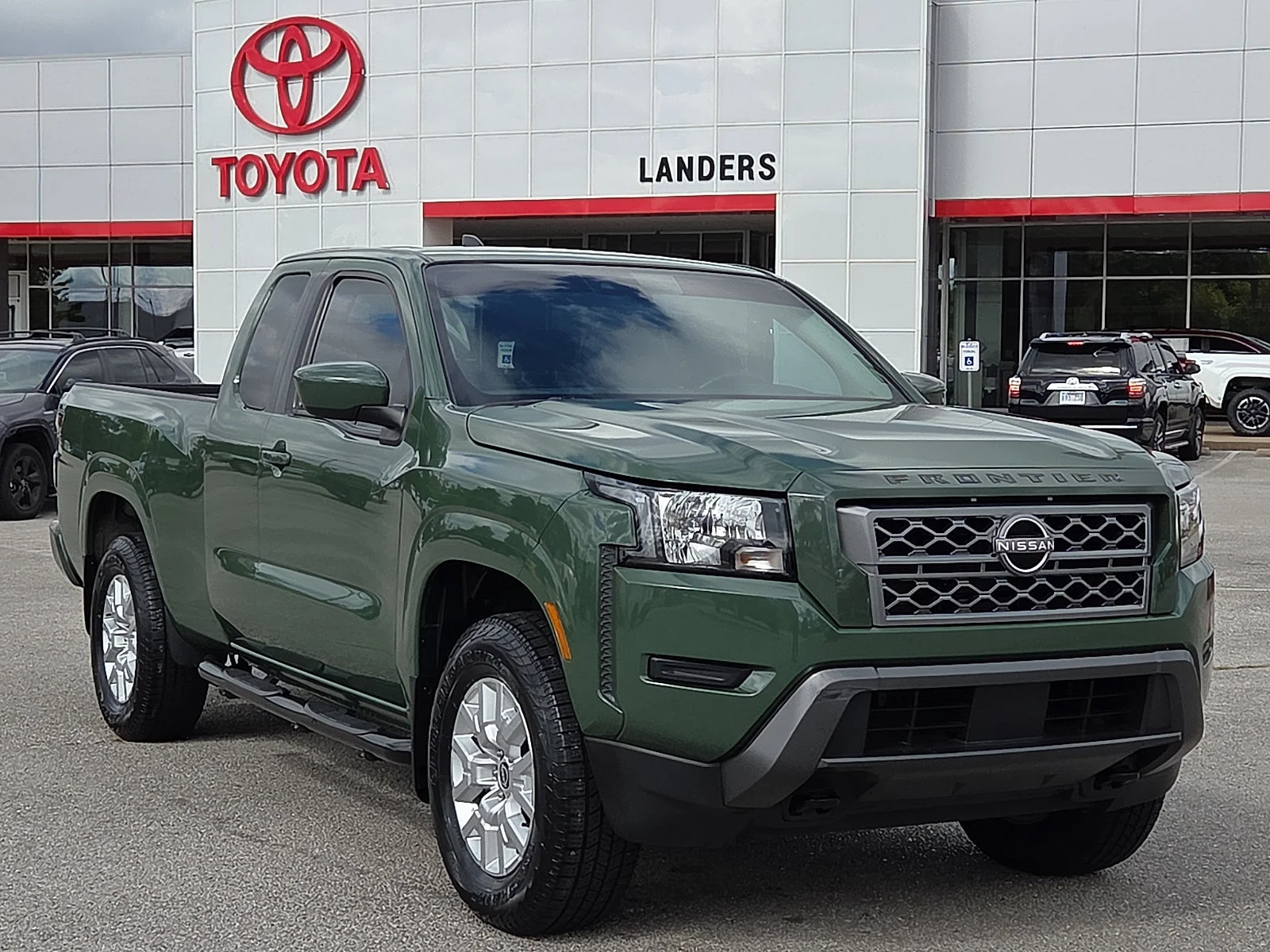 2022 Nissan Frontier SV