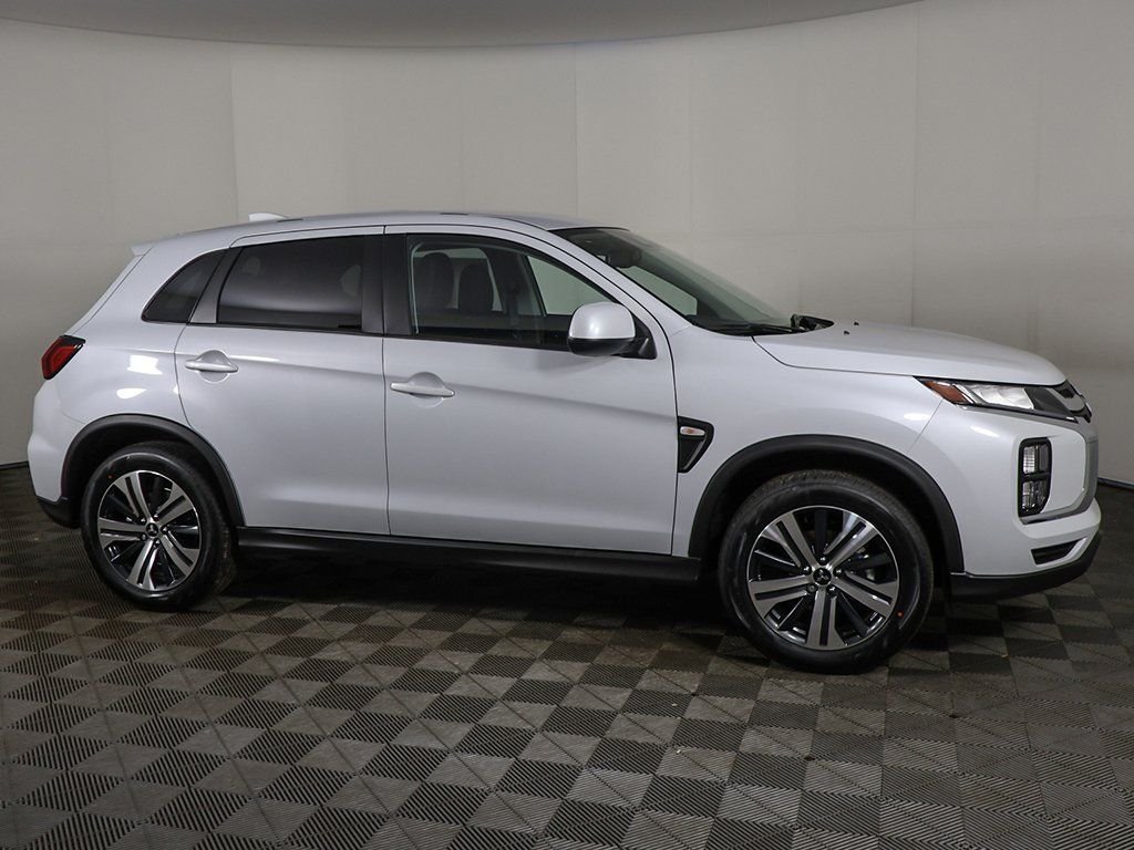 2025 Mitsubishi Outlander Sport ES - Photo 13