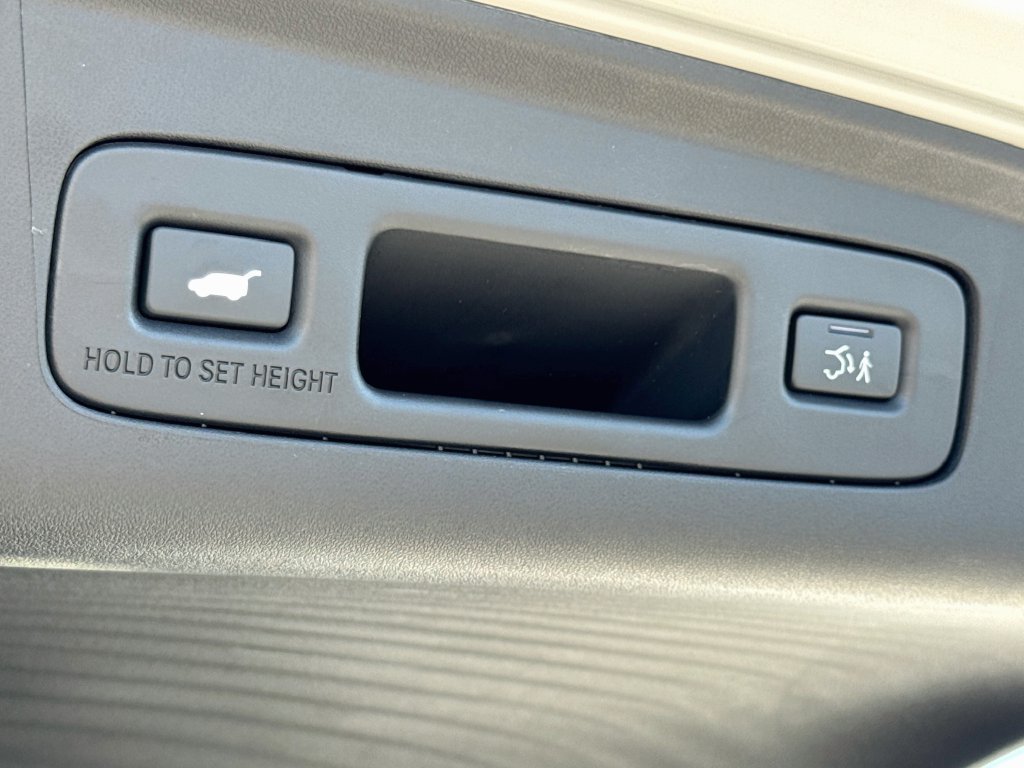 Used 2026  Acura Base image 40
