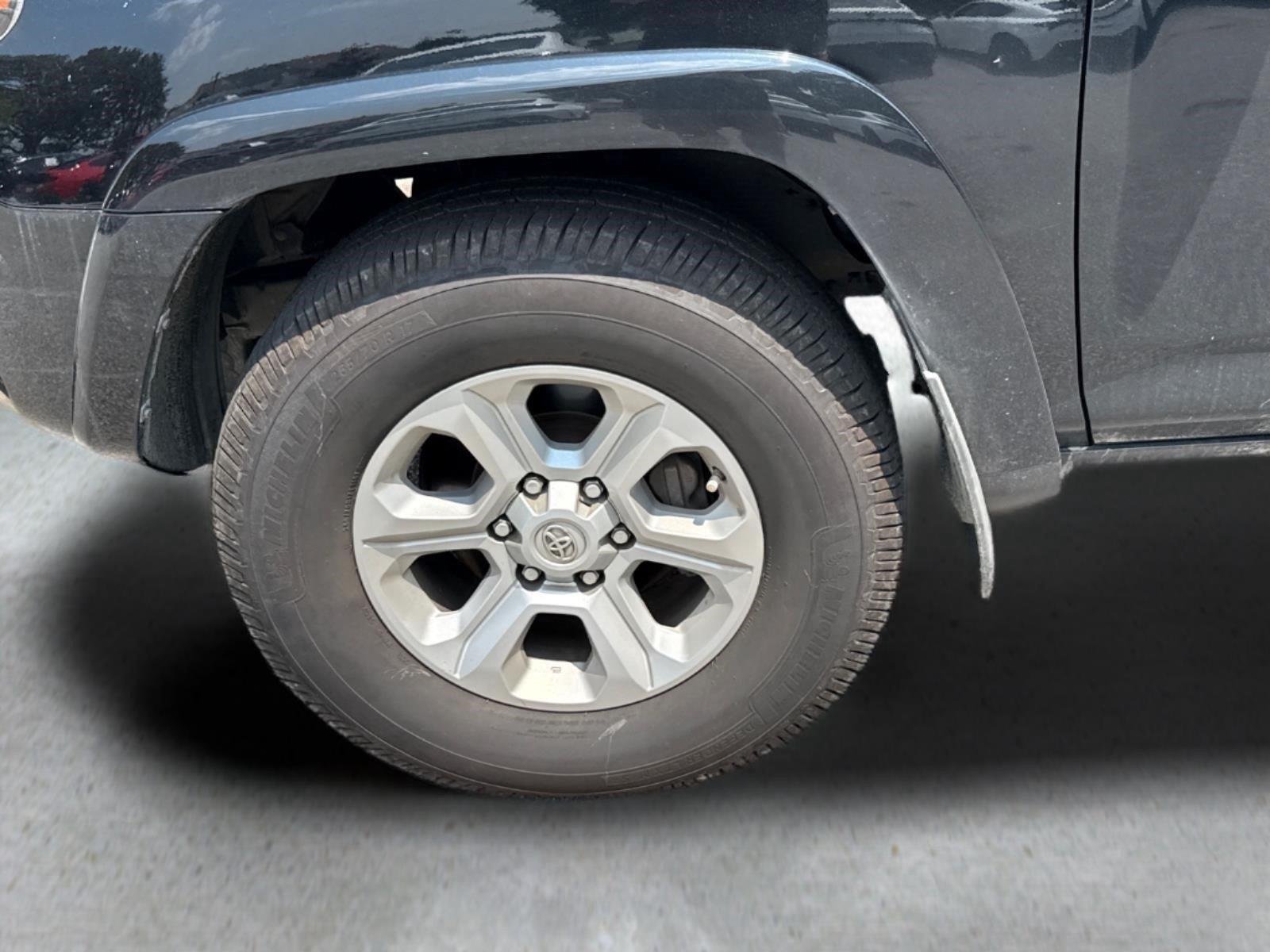 Used 2019 Midnight Black Metallic Toyota SR5 image 5