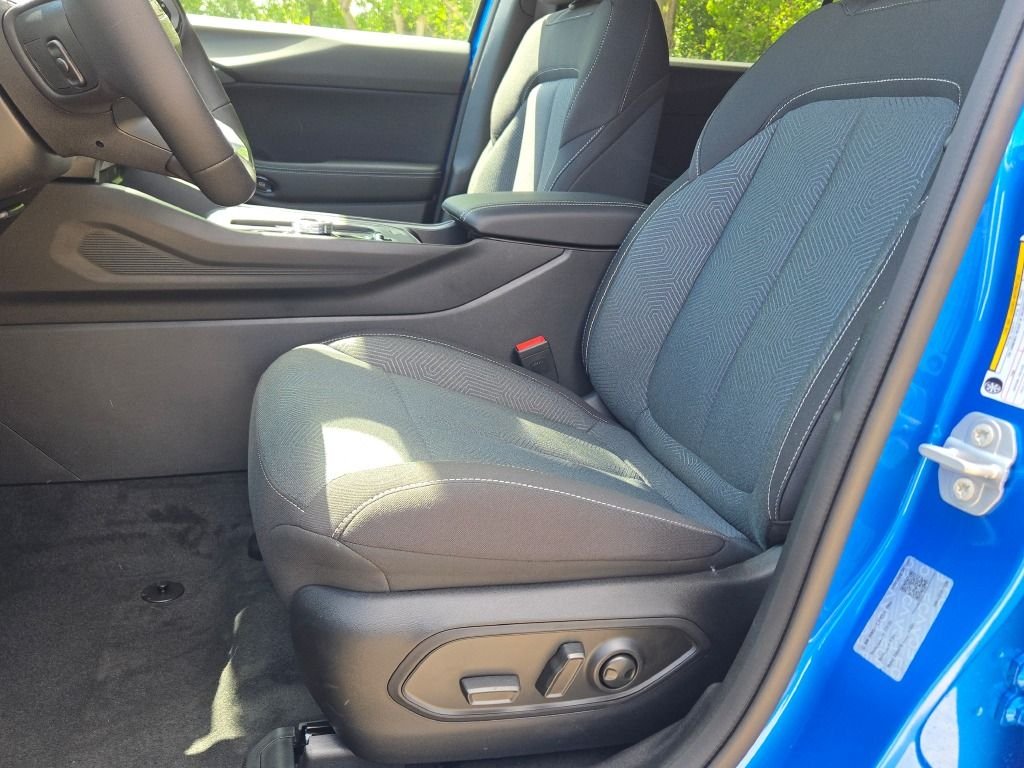 New 2026 Hydro Blue Pearl-Coat Exterior Paint Jeep Laredo image 21