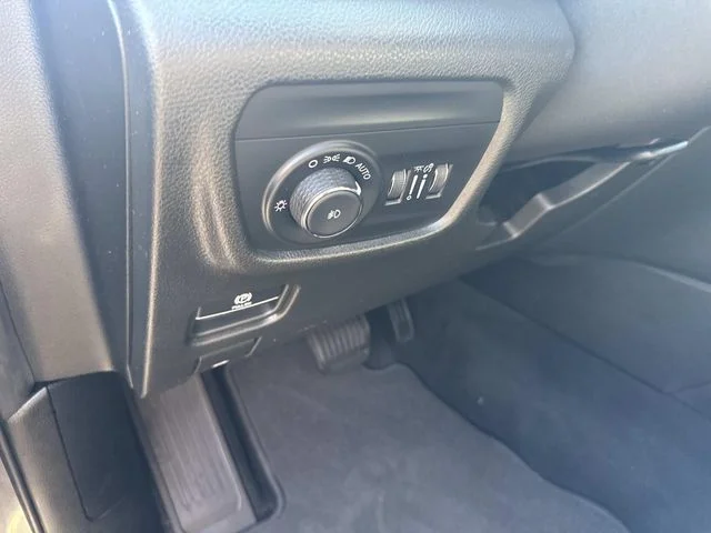 Used 2023 Gray Metallic Jeep Limited image 23