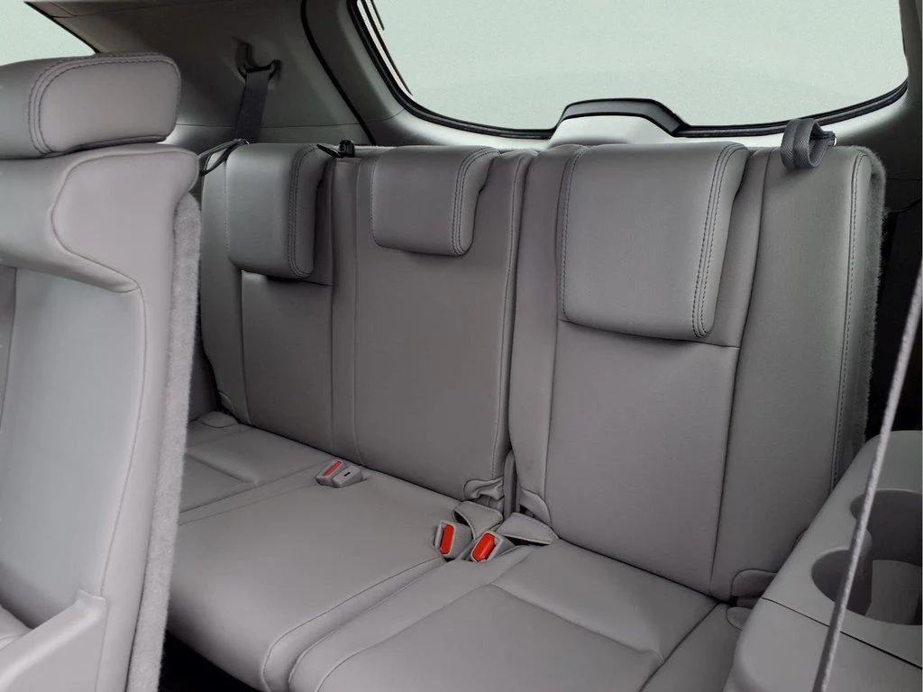 Used 2016 Silver Sky Metallic Toyota FWD 4dr V6 XLE (Natl) image 11