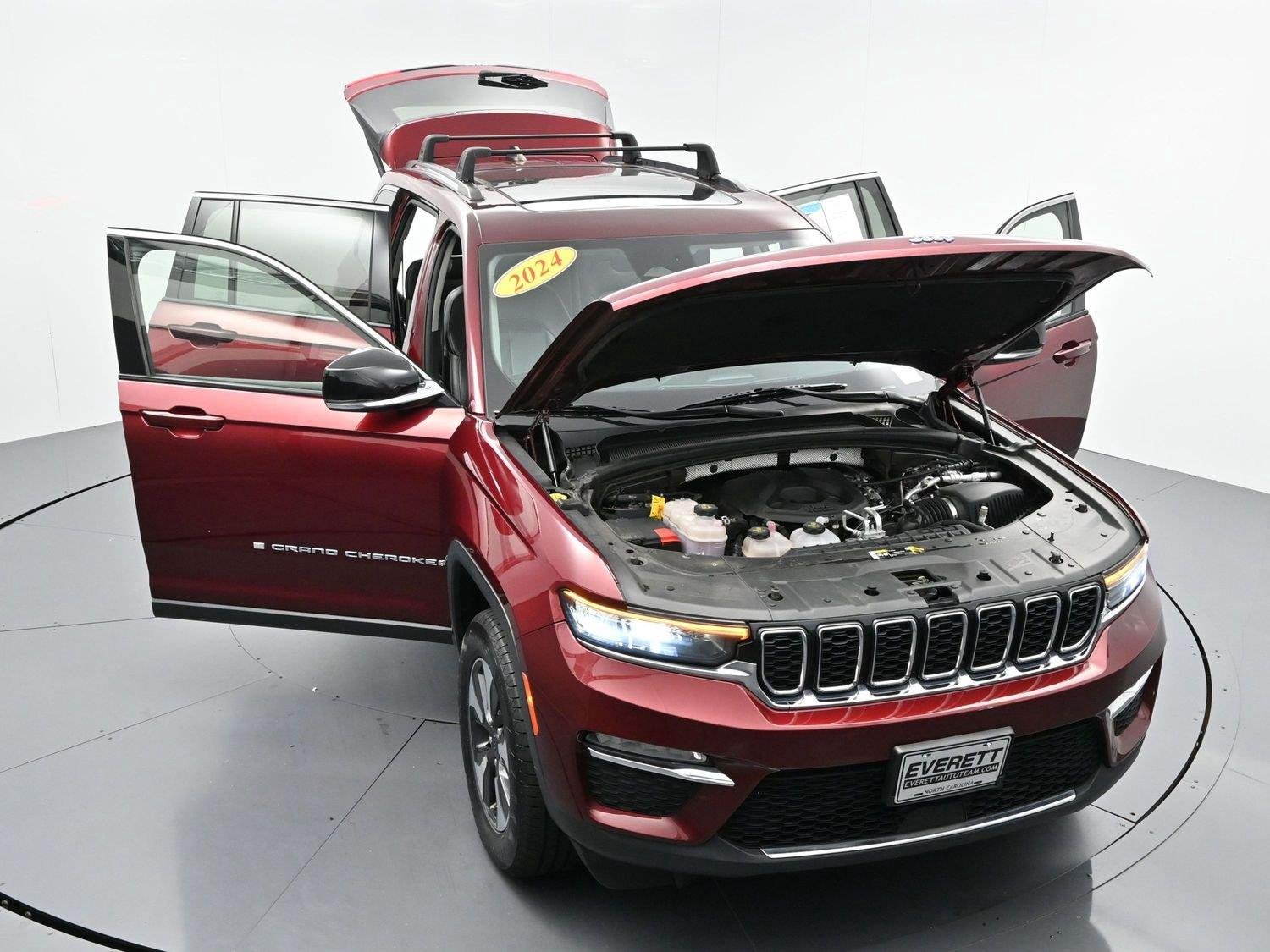 Used 2024 Red Jeep 4x4 image 46