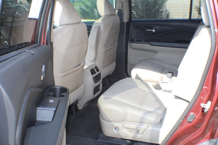 Used 2020 Red Honda AWD Touring 7 Passenger image 10