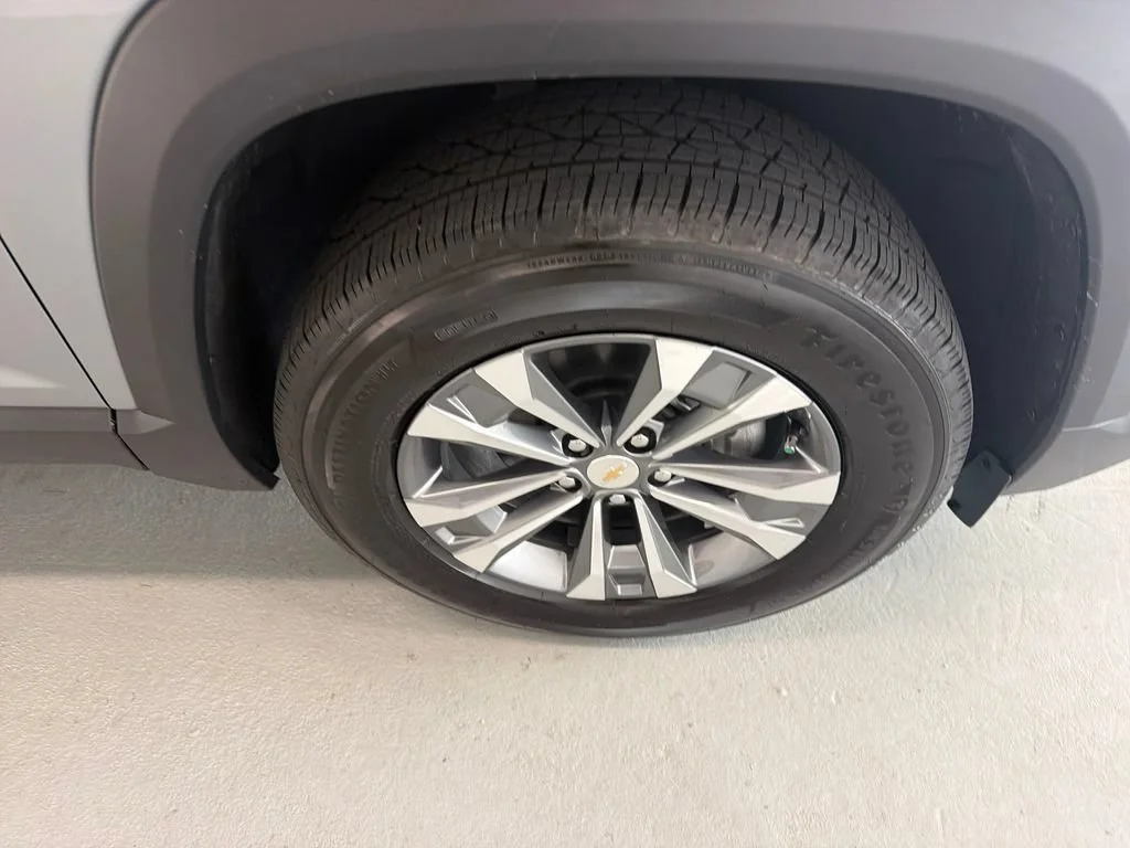 New 2027 Sterling Gray Metallic Chevrolet LT image 4