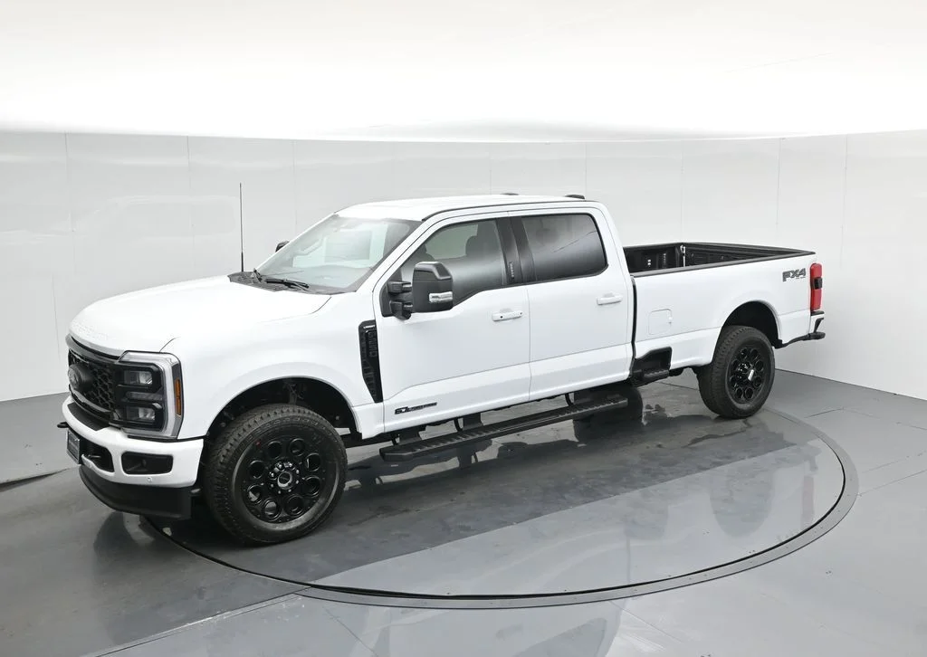 New 2026 Oxford White Ford Lariat image 24