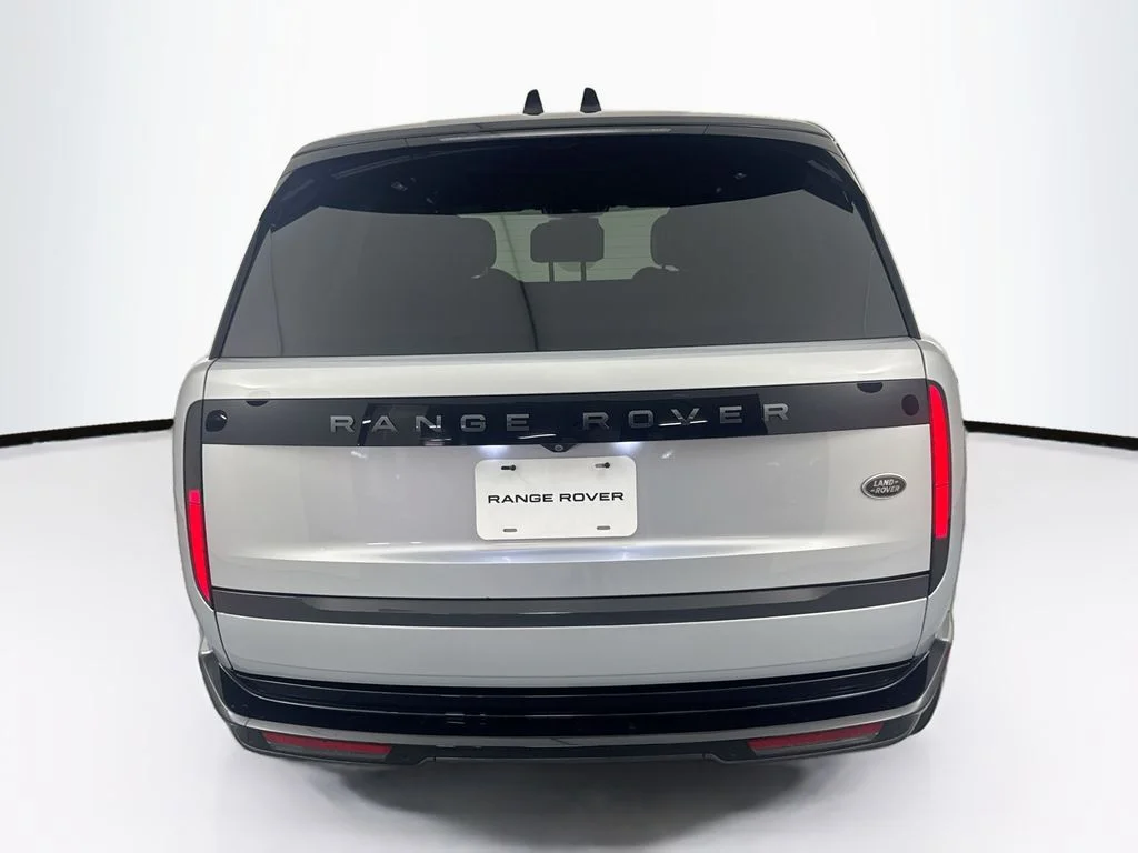 Used 2023 Silver Land Rover SE image 6