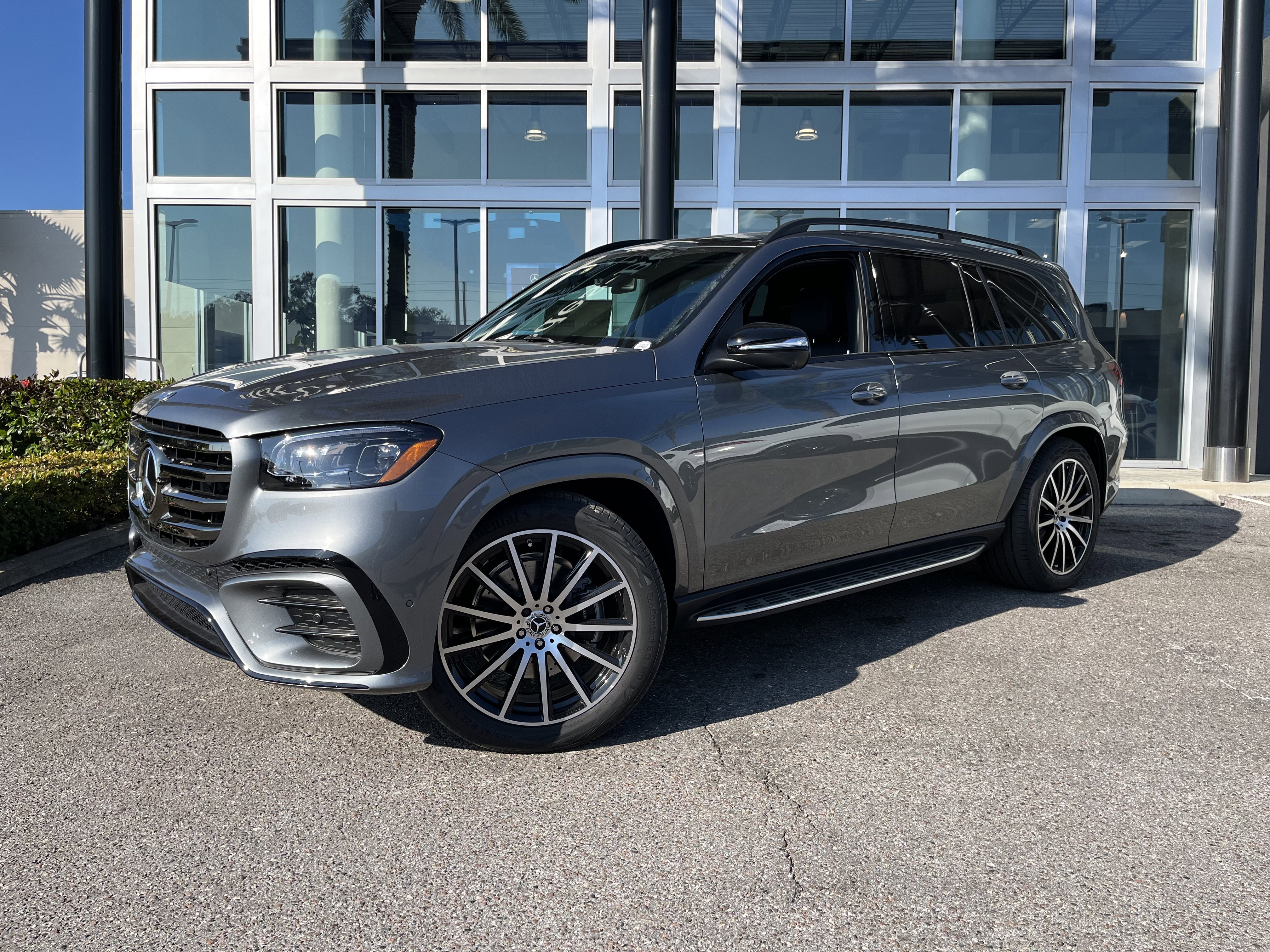 New 2026 SELENITE GREY Mercedes-Benz GLS 450 image 2