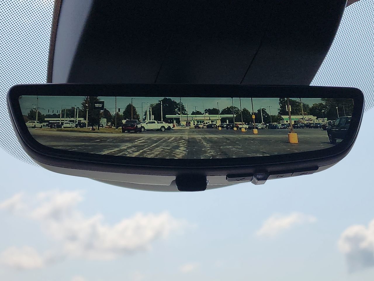 2026 GMC Yukon Denali - Photo 29