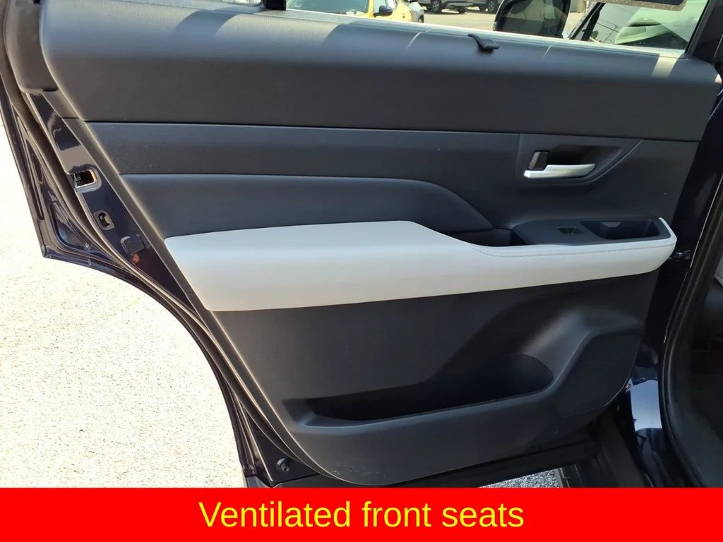 Used 2025  Toyota Limited image 26